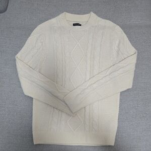 Abercrombie & Fitch cream cable-knit crewneck sweater